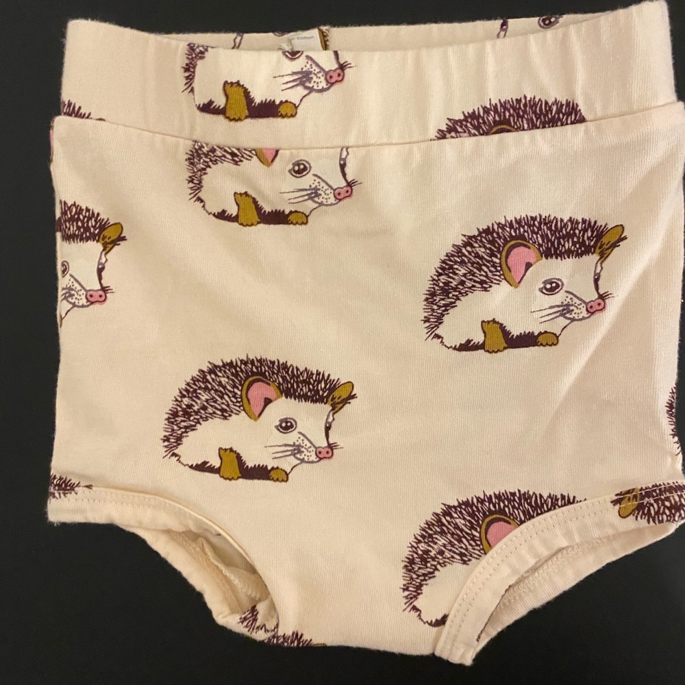 Kate Quinn baby bummies hedgehog print 6-12 mon